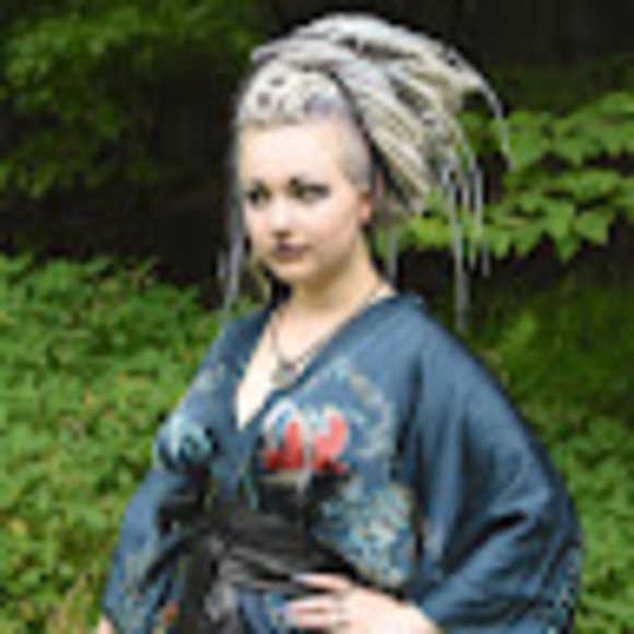 Meet your Posher, Brenna - Picture 1 of 1